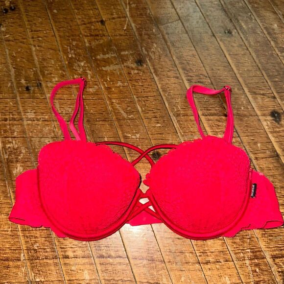 Victoria’s Secret red hot sexy date night 34B push-up bra - Picture 1 of 3
